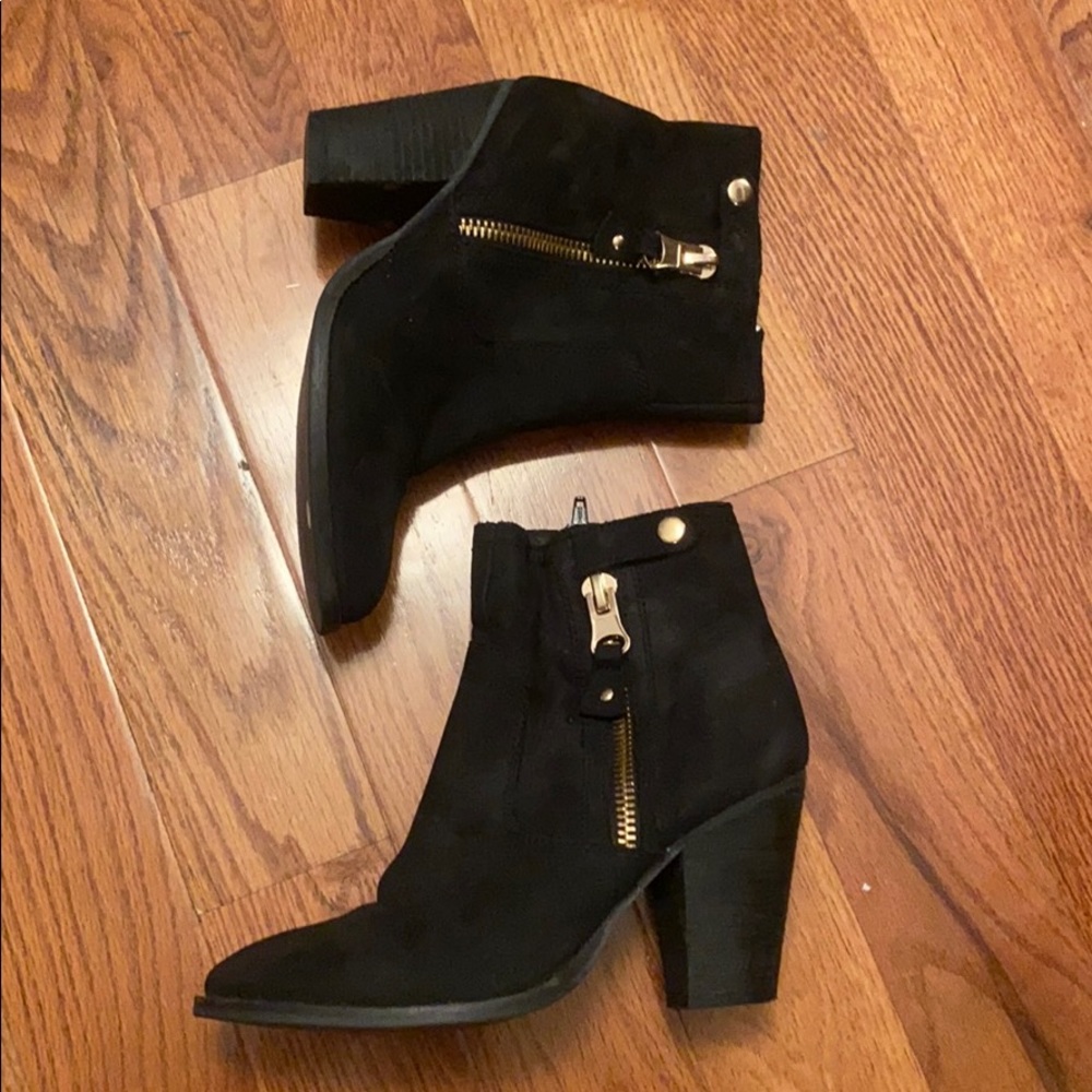Black booties 🍂